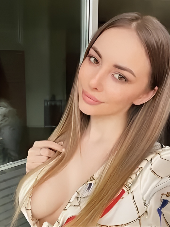 Юна привлекальеная девушка из Некрасовского цена от 1500 руб