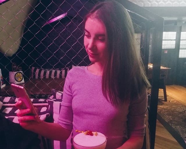 Яна привлекальеная девушка из Некрасовского цена от 3000 руб