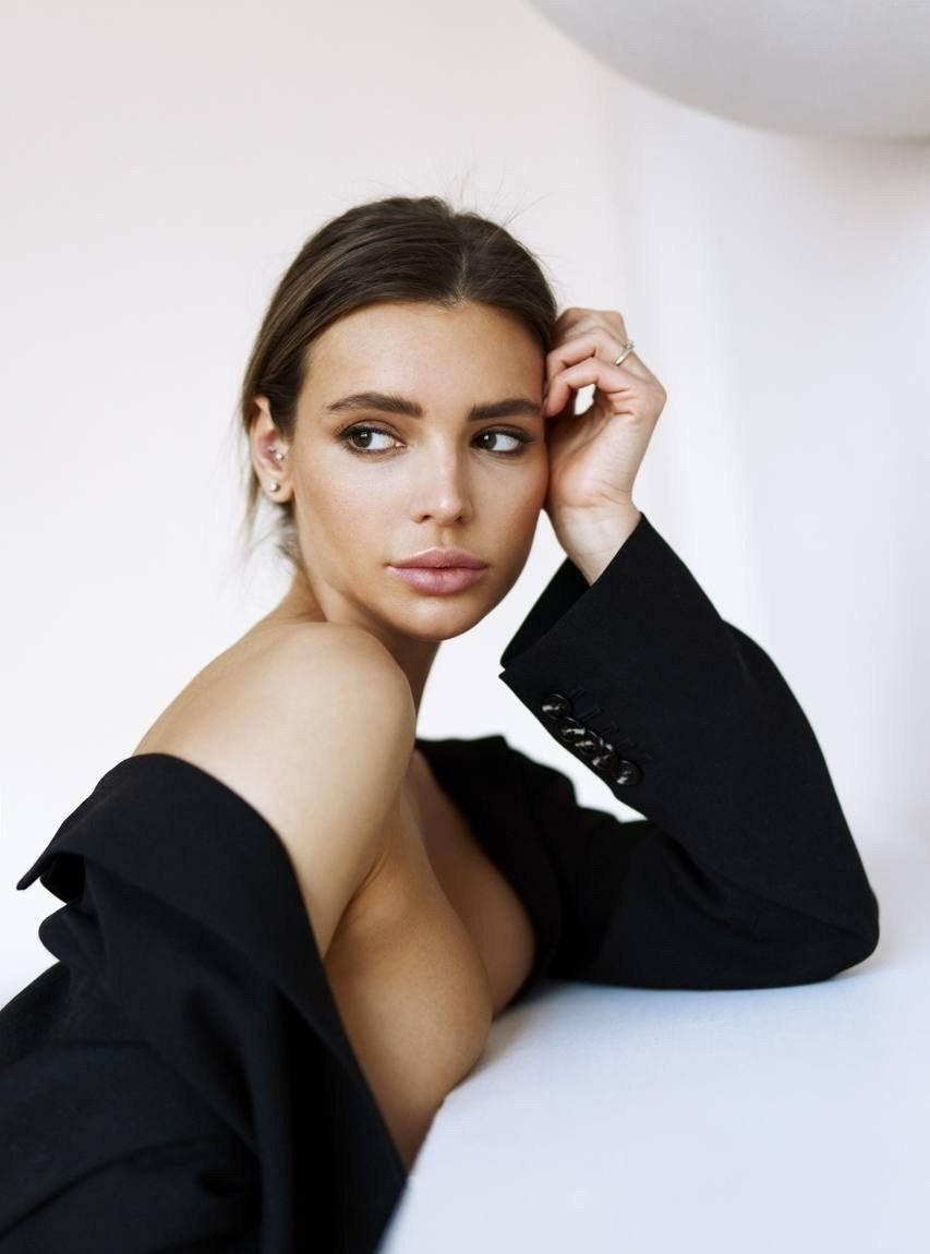 Санечка привлекальеная девушка из Некрасовского цена от 4000 руб