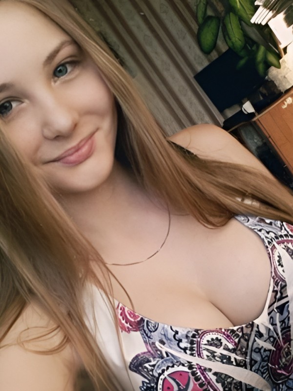 Элеонора привлекательная девушка из Некрасовского цена от 2000 руб