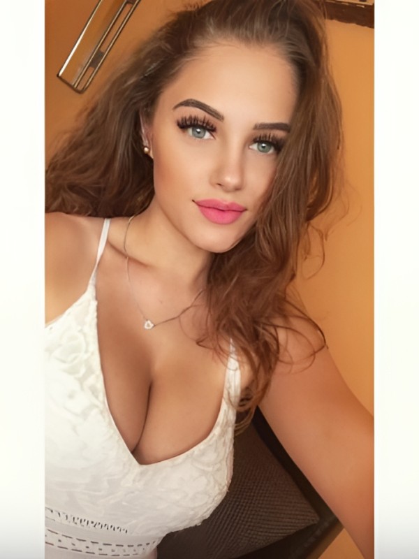 Роксана привлекательная девушка из Некрасовского цена от 4000 руб