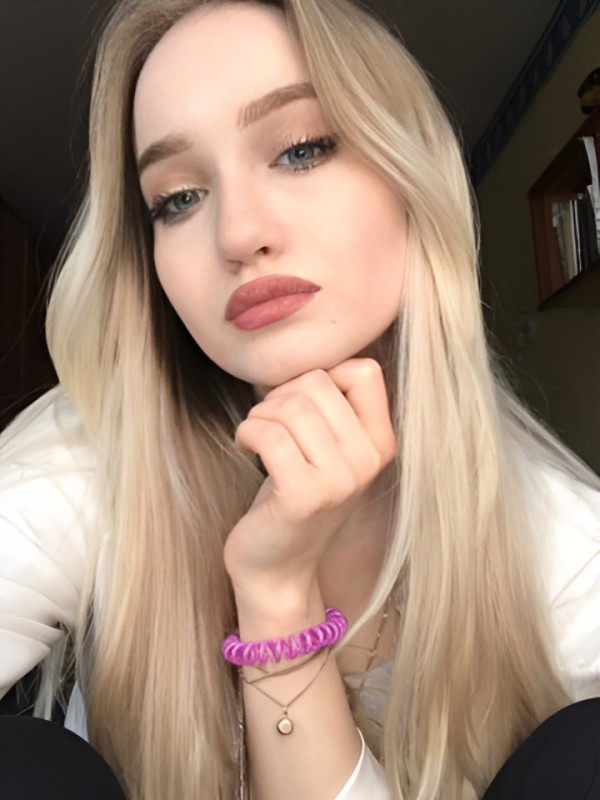 Викуля привлекательная девушка из Некрасовского цена от 5000 руб